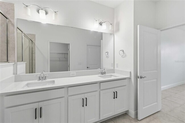 Building Photo - 4848 Shady Pnes Dr
