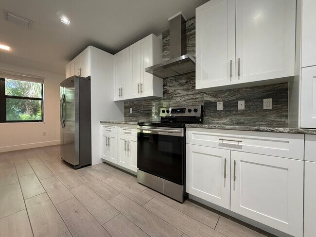 Building Photo - 329 Bella Sol Way