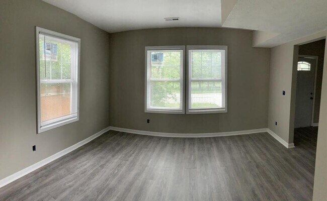 Building Photo - 6124 N 30th Street