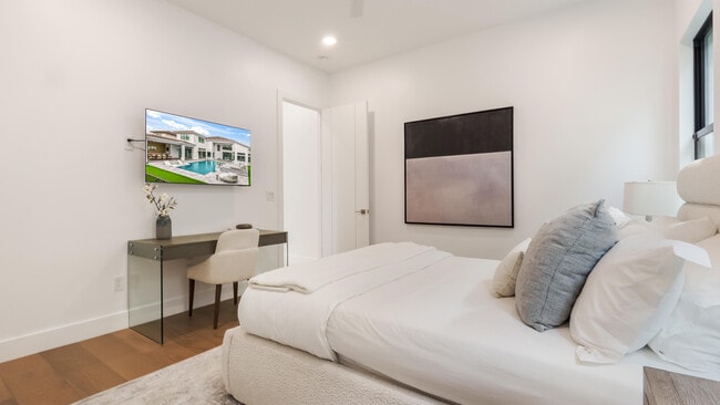 Building Photo - 17400 Rosella Rd