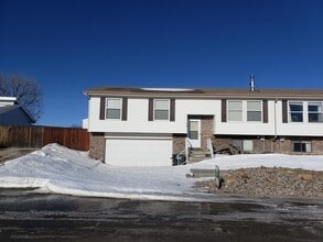 Building Photo - 1370 N Riverbend Dr