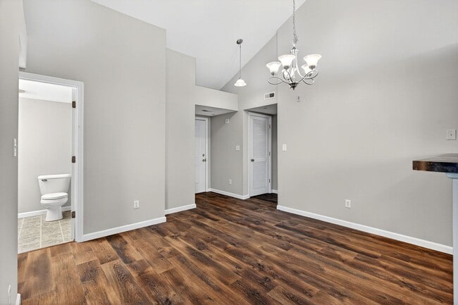 Building Photo - HALF OFF FIRST MONTH RENT!! Beautiful 2-Bedroom, 2-Bath Condo in a Prime Location!