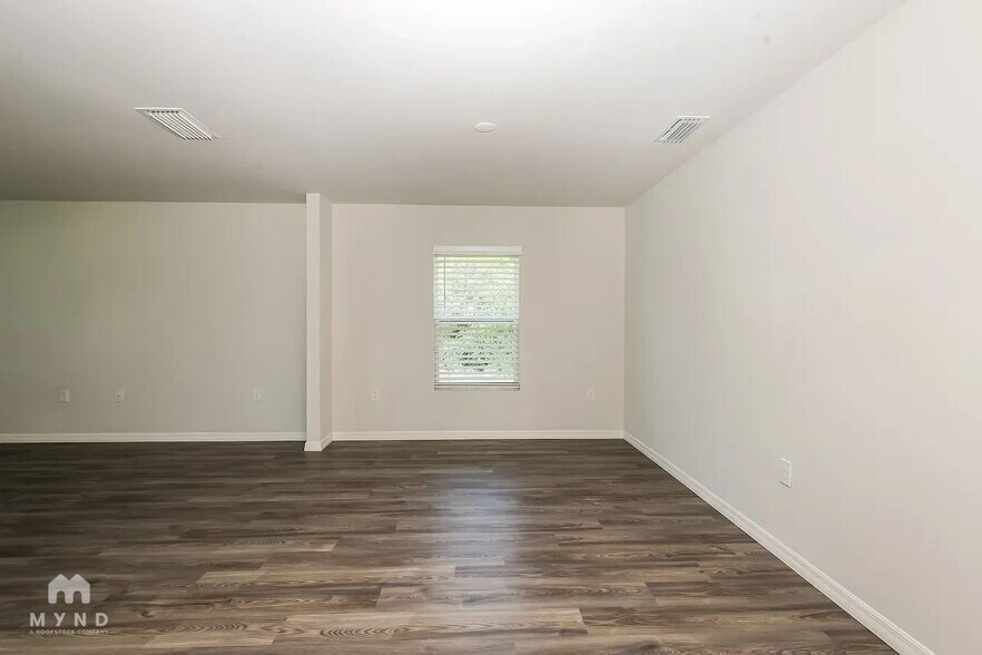 Building Photo - 28257 Chinquapin Dr