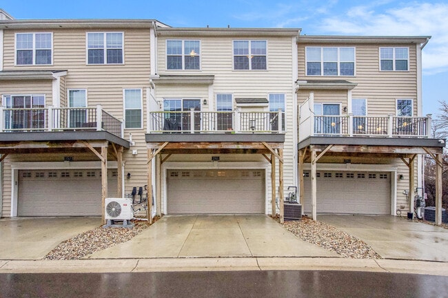 Building Photo - 2765 Ashcombe Dr.