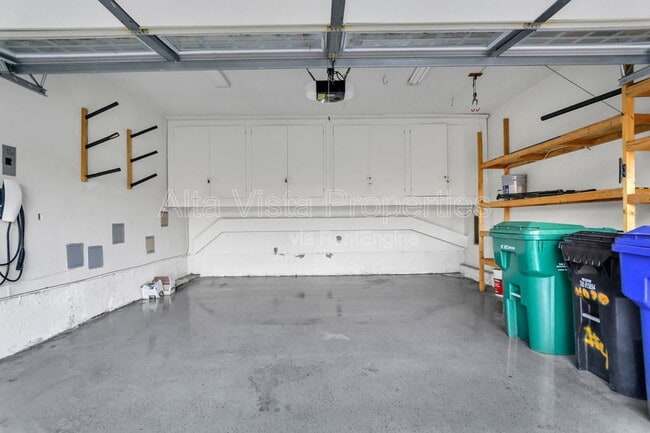 Building Photo - 4070 Morrell St