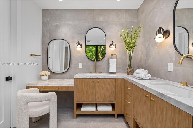 Building Photo - 4024 Bonita Ave