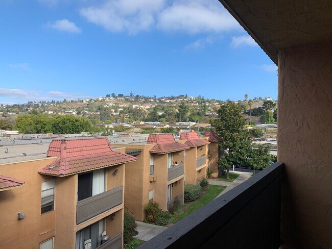 Building Photo - Quiet 2 Bedroom 2 Bathroom Minutes From SDSU