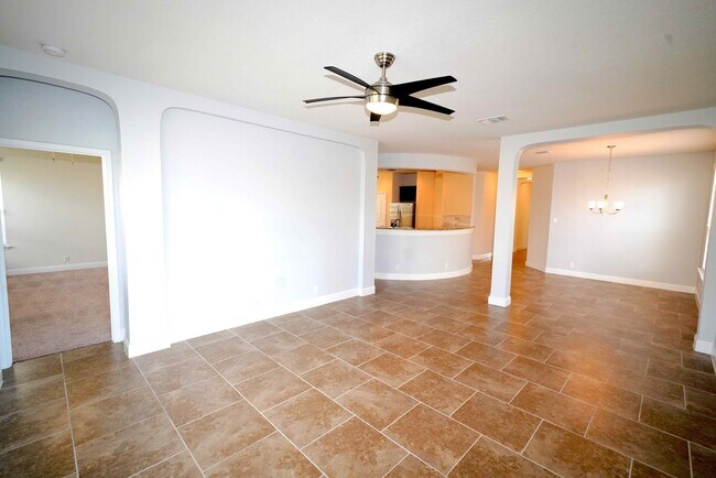 Building Photo - Immaculate rental now available in coveted...