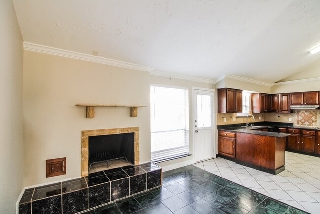 Building Photo - 15102 4 Winds Dr