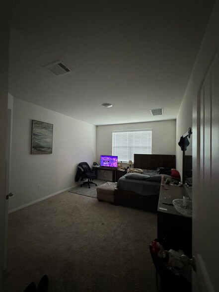 Building Photo - 109 Brody Ln