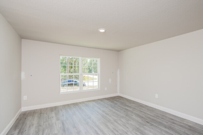 Building Photo - 332 Garbelmann St