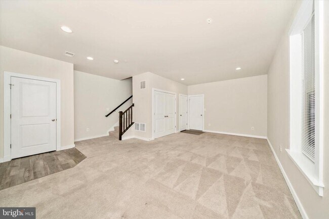 Building Photo - 3635 Stone Barn Dr