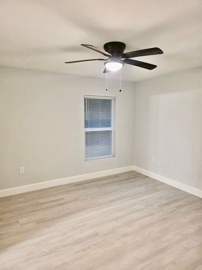 Building Photo - New Home Port Charlotte House For Rent
