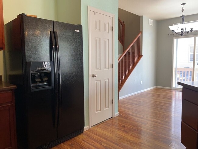 Building Photo - Beautiful 2-Story home near Ft Collins Country Club with easy access to I-25.