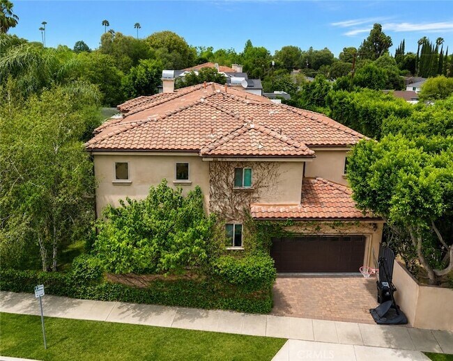 Building Photo - 4822 Valjean Ave