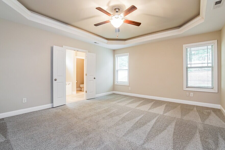 Building Photo - 647 Airedale Trail