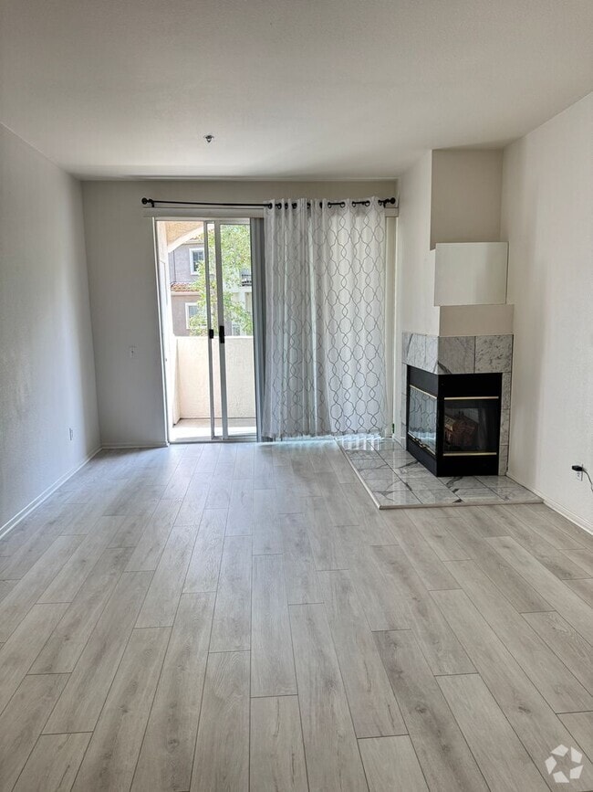 Building Photo - 1 bedroom 1 ba in Mission Valley, Availabl...