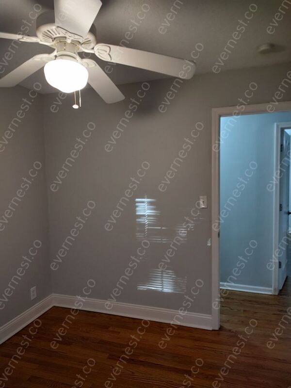 Building Photo - 916 Dorton Ln
