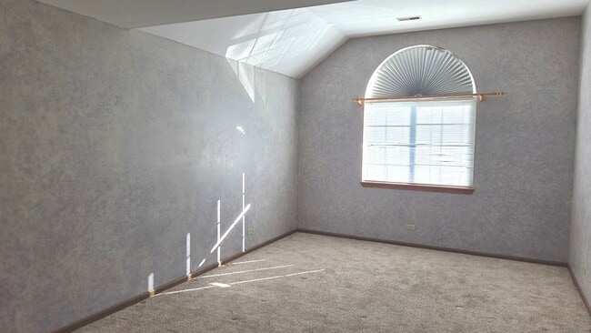 Building Photo - 427 Village Creek Dr