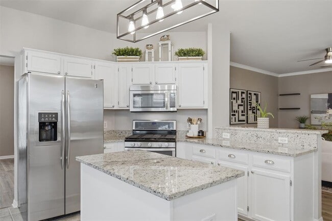 Building Photo - 2903 Pioneer Way