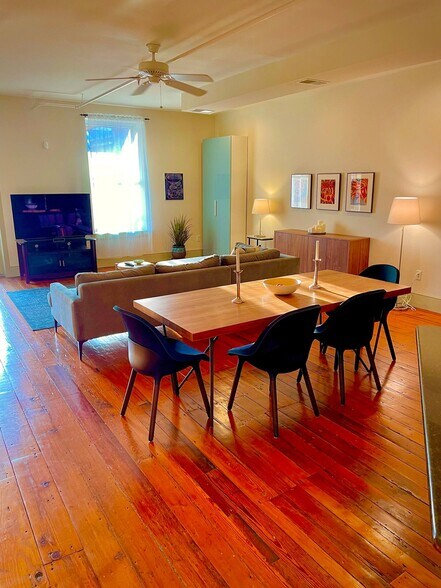 Building Photo - 32 N Front St