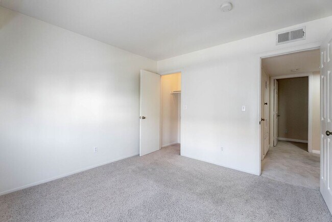 Building Photo - 8217 Diamond Star Ct