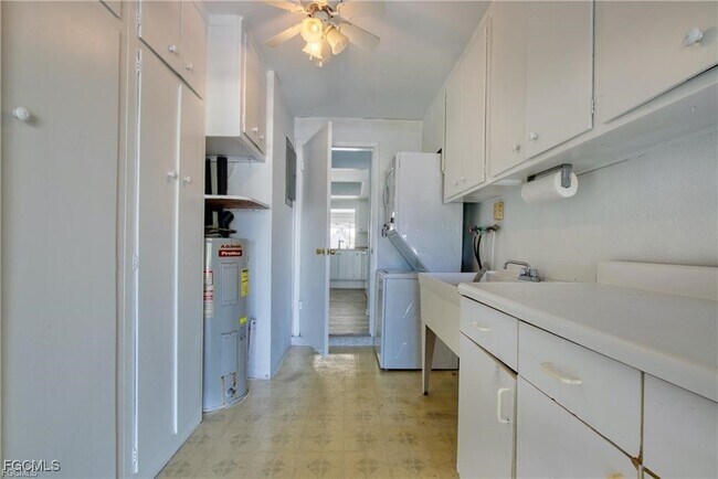Building Photo - 5330 Nautilus Dr
