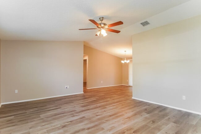 Building Photo - 1175 Lambert Ln