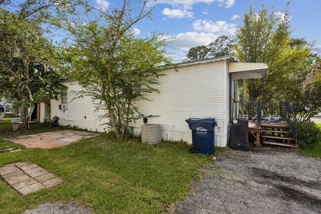 Building Photo - 2979 Suni Pines Dr