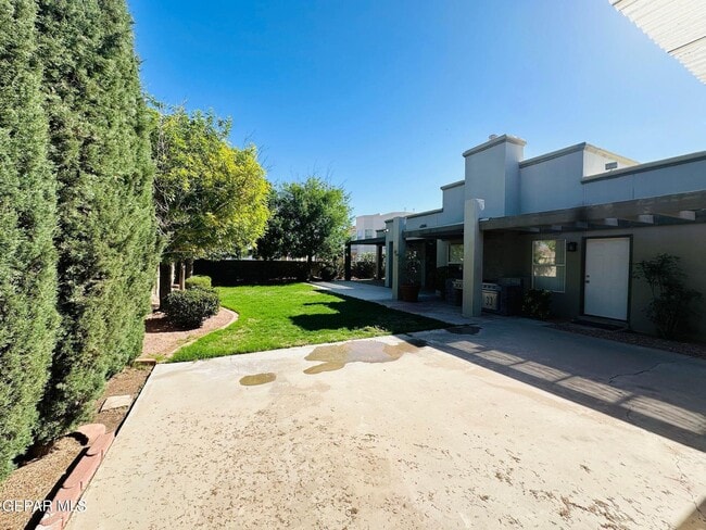 Building Photo - 1369 Gate Pl