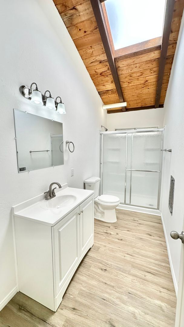 Building Photo - Nicely Updated Country Two-Story Home in t...