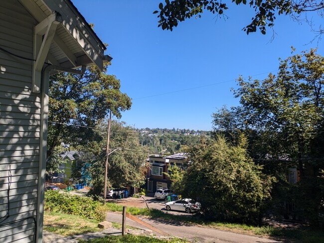 Building Photo - 1547 Sturgus Ave S