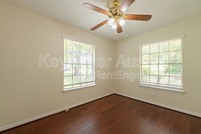 Building Photo - 4601 Lennox Dr
