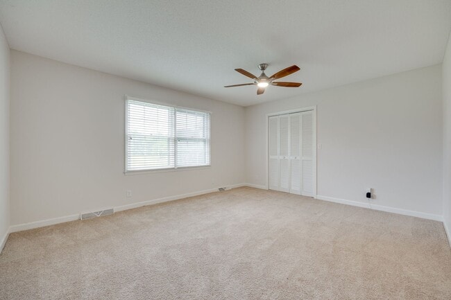 Building Photo - This beautifully maintained Ranch on over an acre of land invites you home to Lancaster, SC.