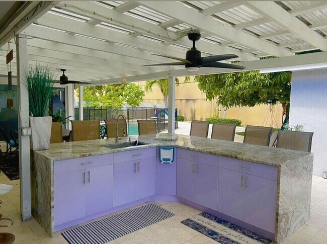 Building Photo - 1474 Cochran Dr