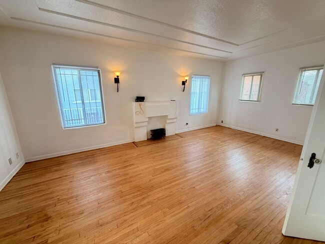 Building Photo - Cute 1 Bedroom 1 Bathroom Long Beach Apartment For Rent!