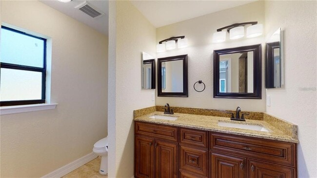 Building Photo - 4851 Kennett St