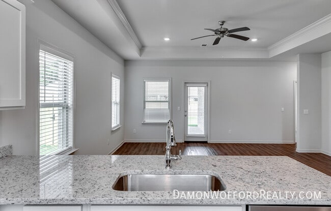 Building Photo - 533 Vista Pointe Dr