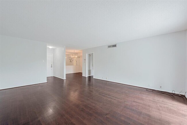 Building Photo - 2601 Bellefontaine St