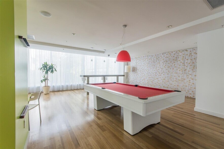 Building Photo - 133 NE 2nd Ave