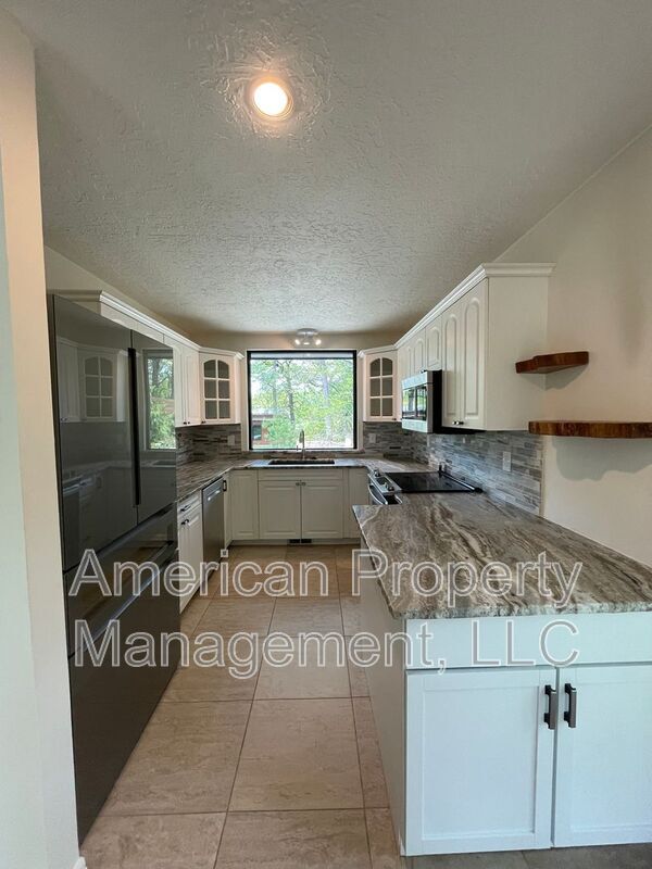 Building Photo - 3711 E 108th St