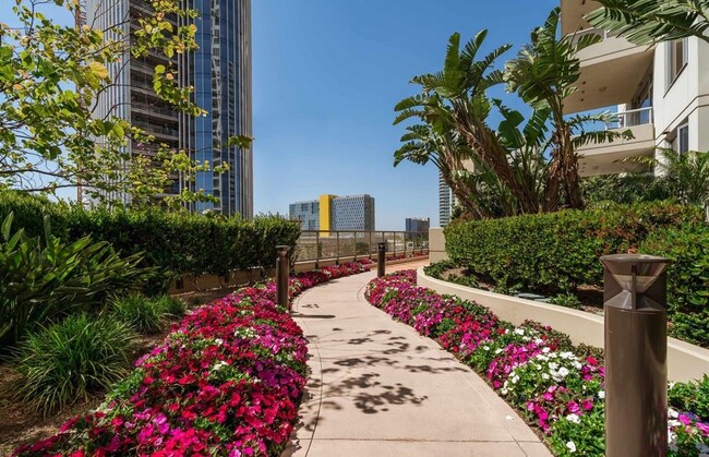 5th Floor Walkway - 700 W E St