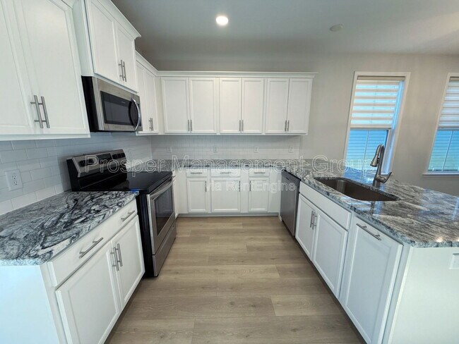 Building Photo - 8650 Windsor Hill Blvd