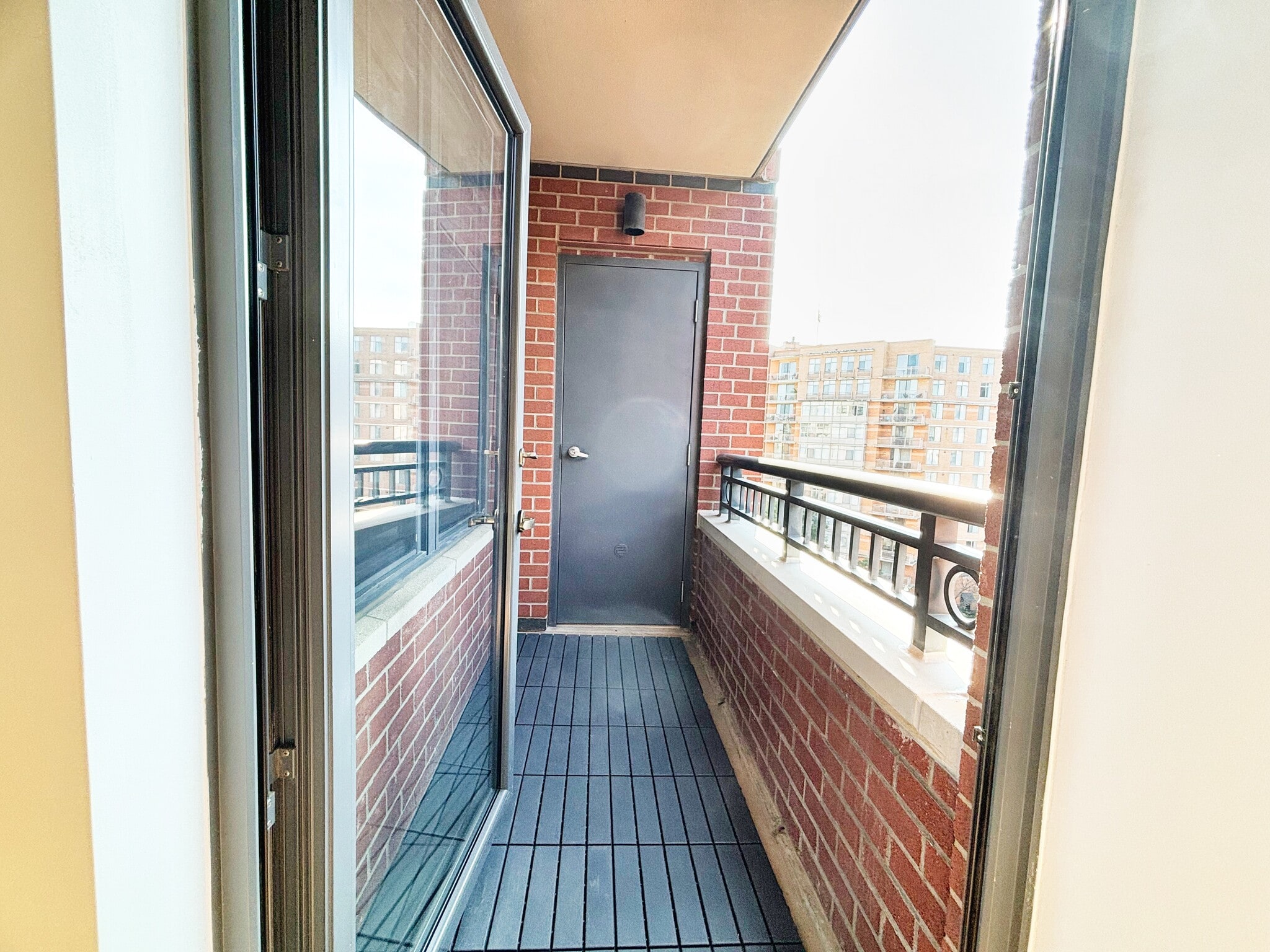 Building Photo - 1021 N Garfield St