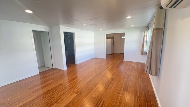 Building Photo - Single Family 2 Bedroom 1 Bath Home on Large Fenced Lot