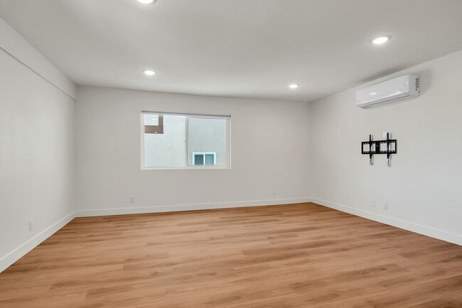 Building Photo - Malaga-GJA