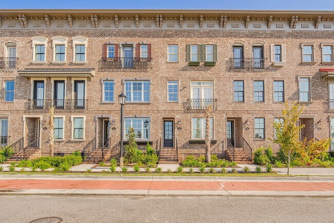 Building Photo - 401 Upper E Ave