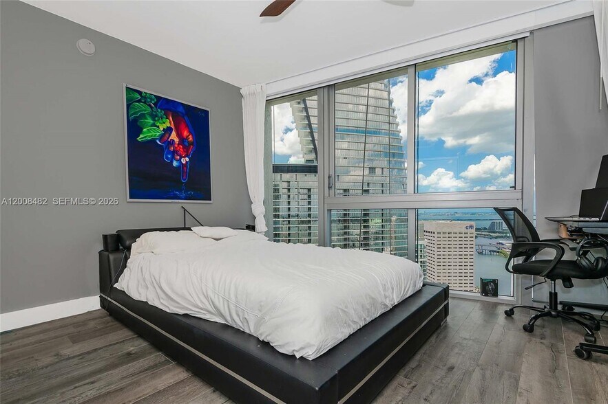 Building Photo - 465 Brickell Ave
