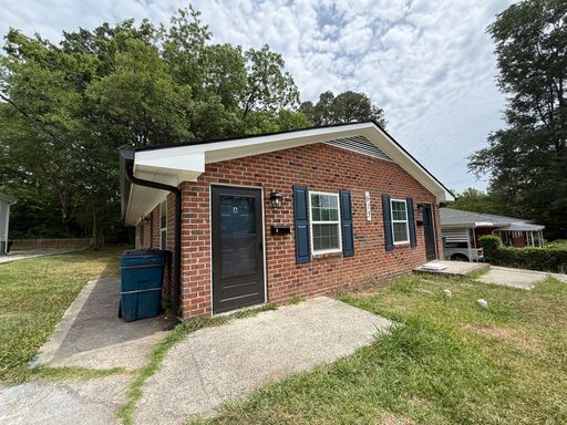 Building Photo - **OFFERING REFUNDABLE APPLICATION FEES** Newly Remodeled 2BD, 1BA Durham Duplex Walking Distance ...