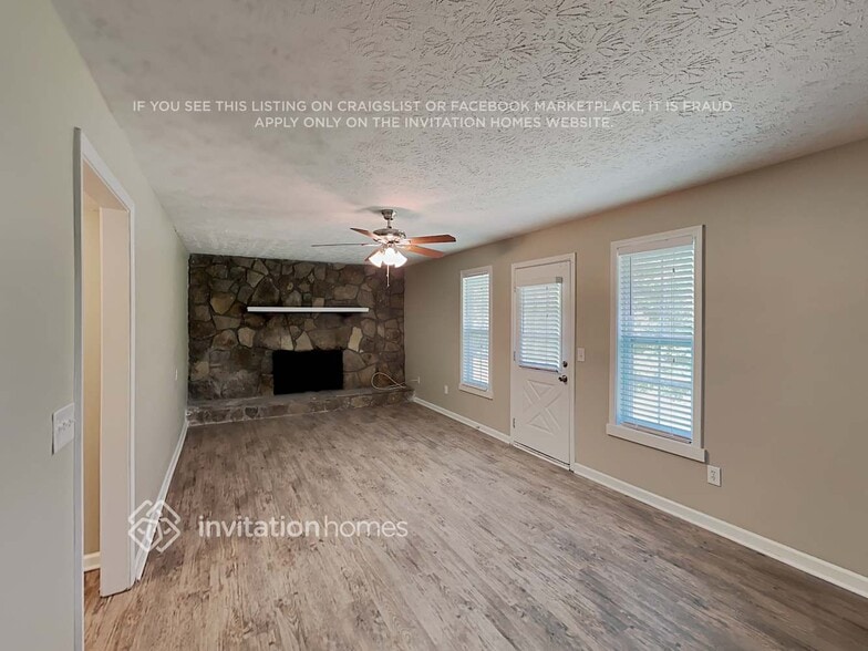 Building Photo - 595 Rivercrest Dr